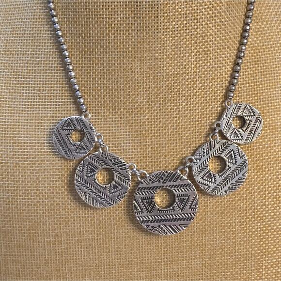 Lucky brand Silver Tone Disc Circle Necklace - Picture 6 of 7